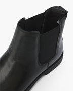 Classic Chelsea Boots with Timeless Elegance
