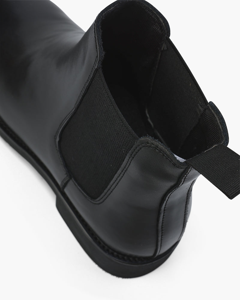 Classic Chelsea Boots with Timeless Elegance